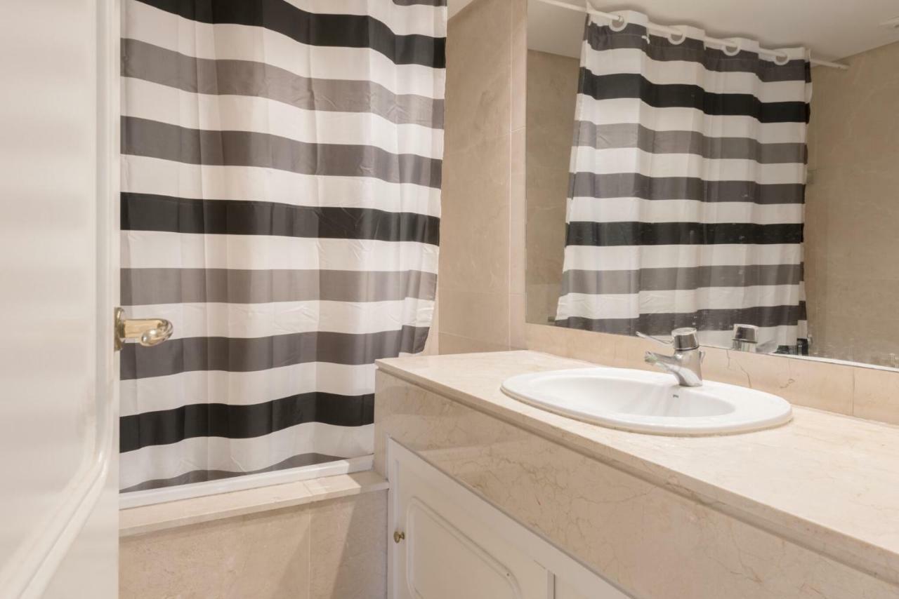 מארבלה Downtown Seaview Apartment מראה חיצוני תמונה